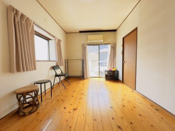 imgi_5_77524858_0022