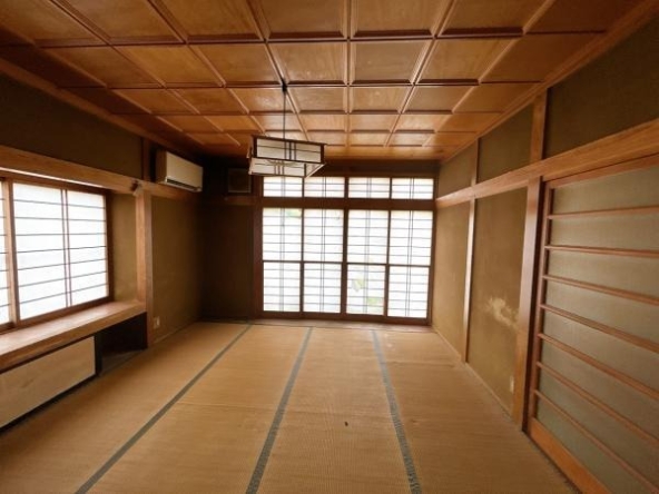 imgi_9_78612028_0025