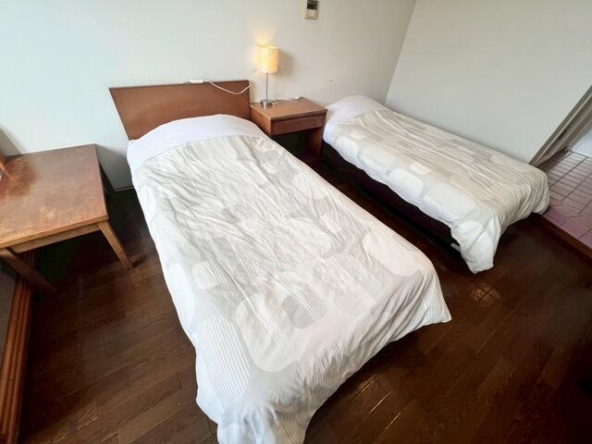 imgi_161_UWrWlVre3FxAysgym7b_IA==