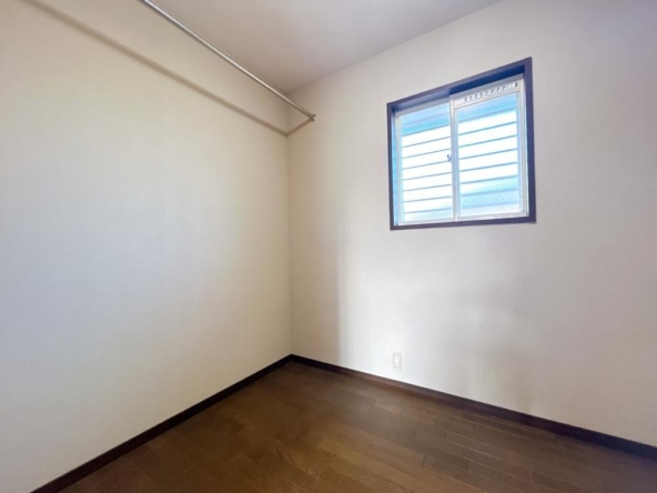 imgi_18_76063738_0017