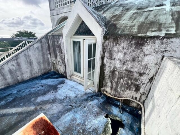 imgi_195_G0KxUlot68-fQWdrmIX0Hw==