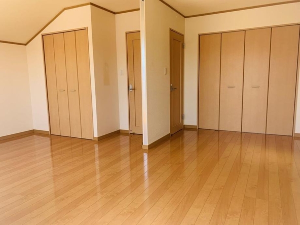 imgi_19_77474141_0009