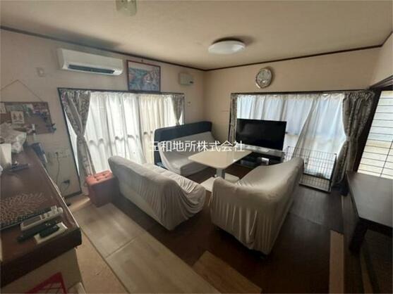 imgi_20_6GAo8qFzPovCmYw7FB_0zg==