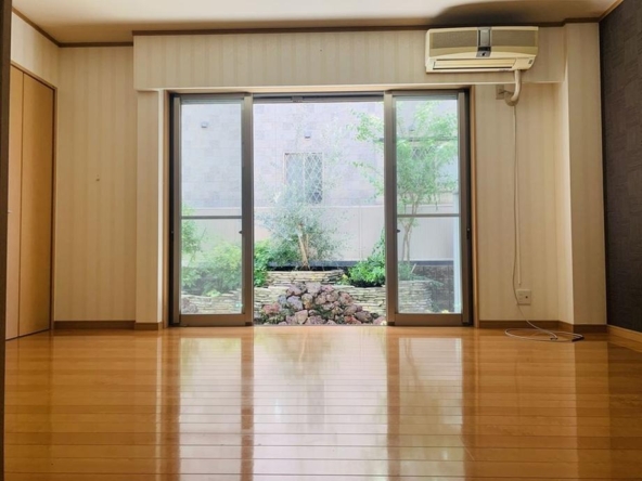 imgi_5_77474141_0003