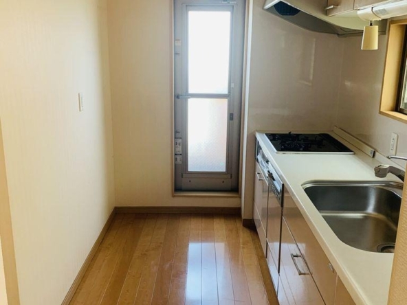 imgi_9_77474141_0006