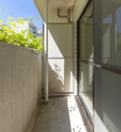 imgi_9_7814bad927c2601f8bae1e56ed6e1910_04_01