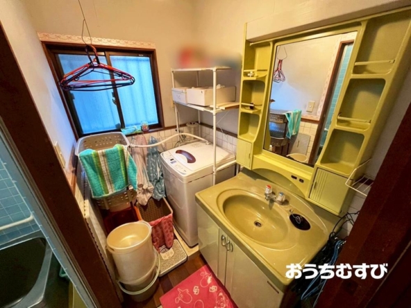 imgi_9_78772382_0264