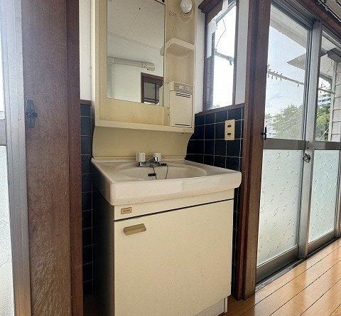 imgi_9_78880285_0008