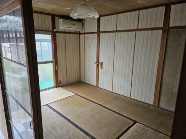 imgi_101_1864561176_640x480