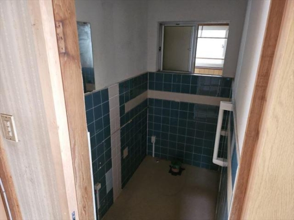 imgi_107_1864561193_640x480