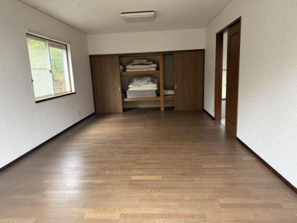 imgi_112_1939892965_640x480