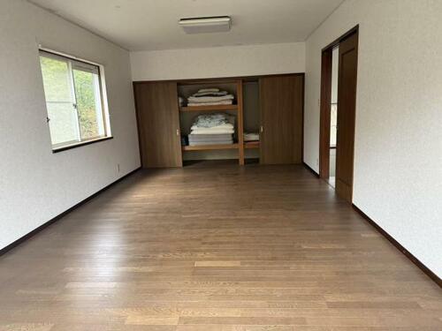 imgi_11_1939892965_500x375