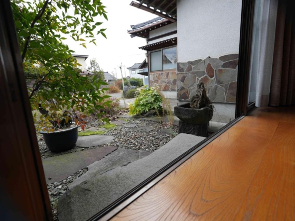 imgi_14_79071696_0243