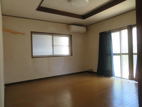 imgi_18_1911563182_557x418