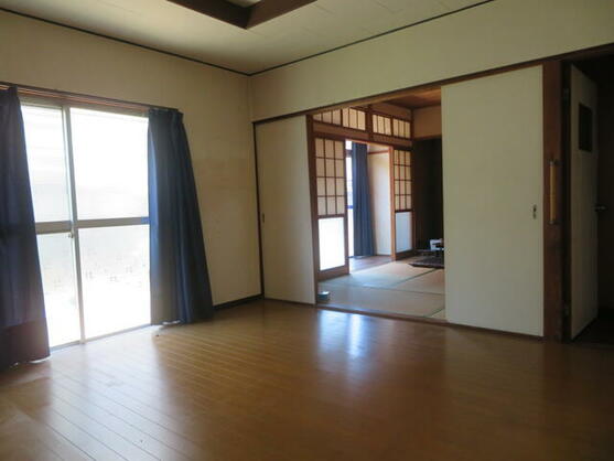 imgi_19_1911563185_557x418