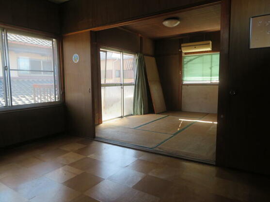 imgi_24_1911563214_557x418