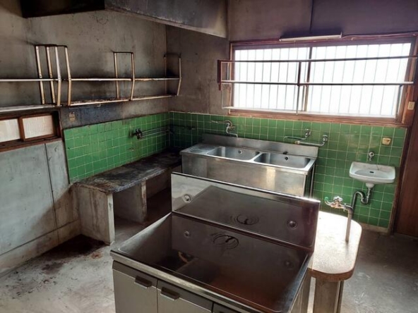 imgi_57_1815349677_640x480