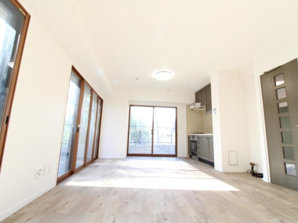 imgi_75_79196654_0036