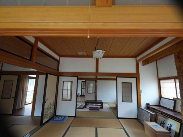 imgi_9_79071696_0229