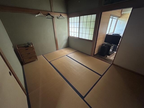 imgi_101_1930728078_640x480