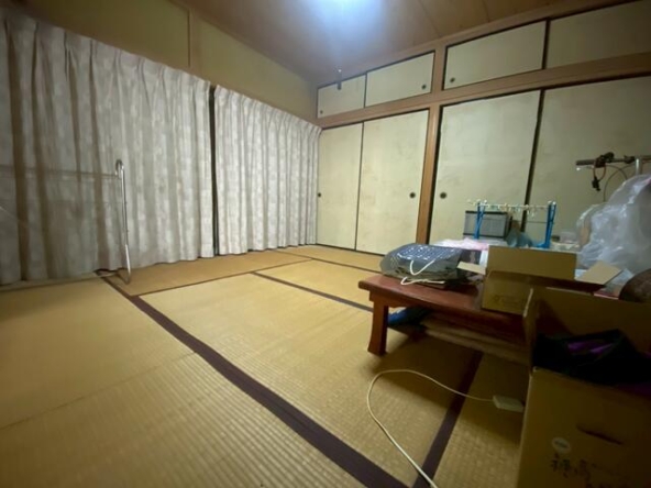 imgi_108_1947485727_640x480