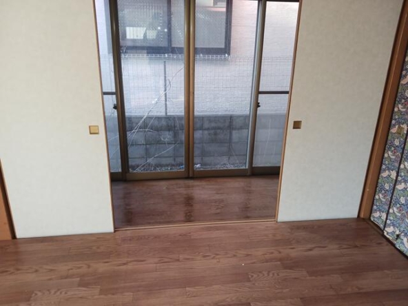 imgi_109_1932995628_640x480