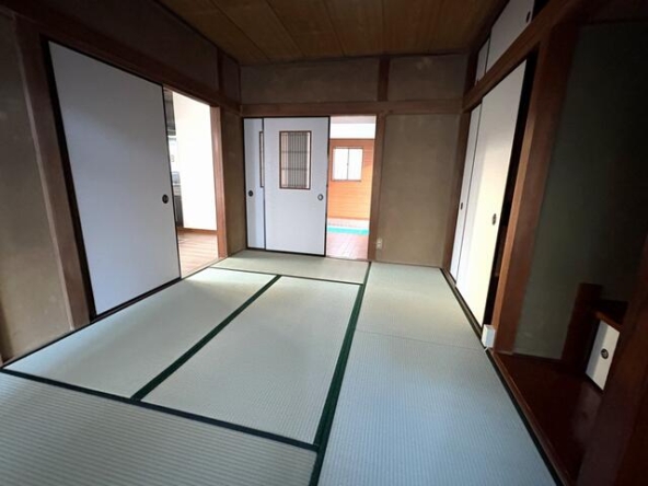 imgi_111_1945397978_640x480