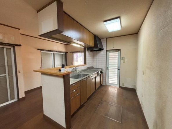 imgi_112_1901974592_640x480