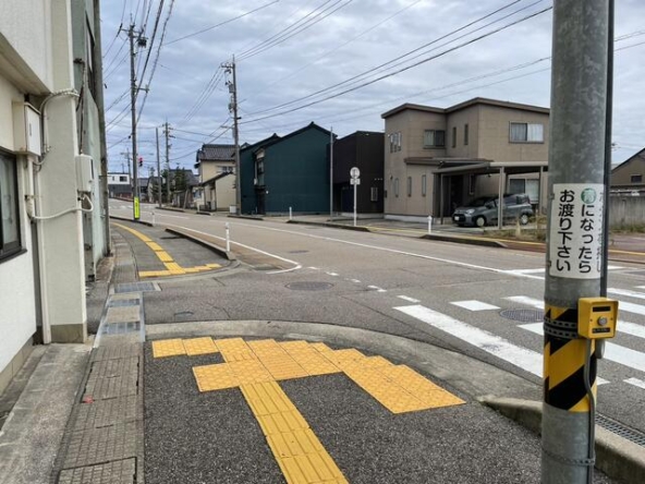 imgi_116_1929763006_640x480