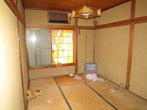 imgi_116_1949933530_640x480