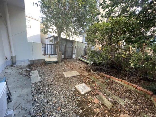 imgi_118_1928970790_640x480