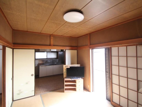 imgi_13_20303010_0018