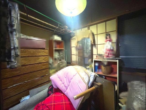 imgi_15_79077409_0011