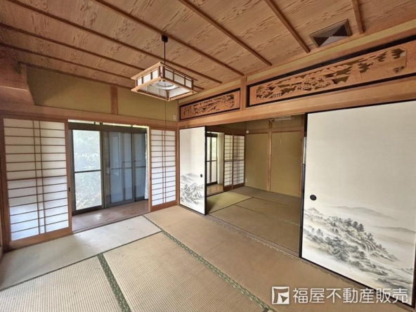 imgi_17_75712842_0008