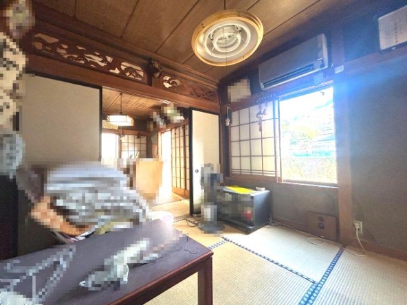 imgi_17_79077409_0007