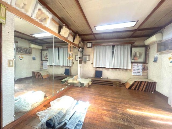 imgi_20_79077409_0009