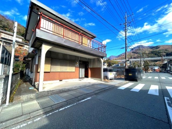 imgi_3_79077409_0001