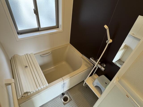 imgi_50_1830008383_640x480