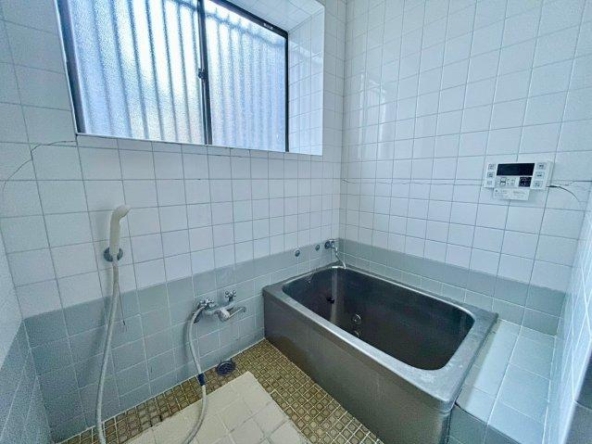 imgi_7_77788160_0007