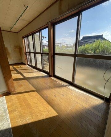 imgi_7_78512216_0023