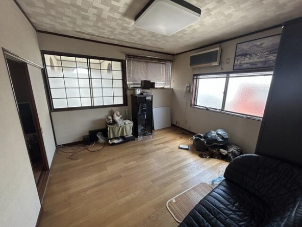 imgi_99_1930728065_640x480