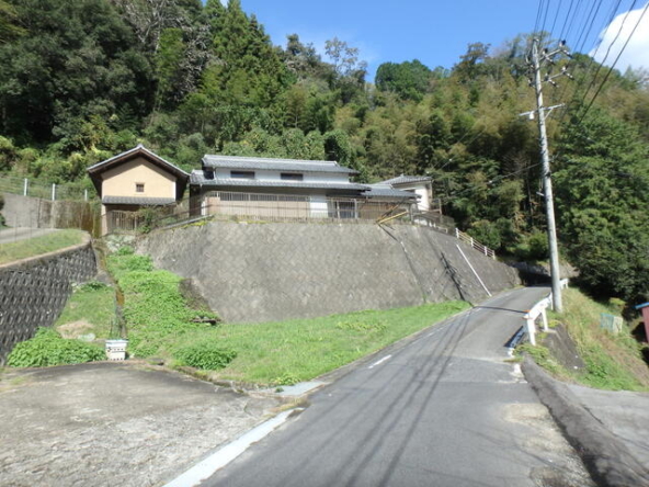 imgi_114_1917704549_640x480