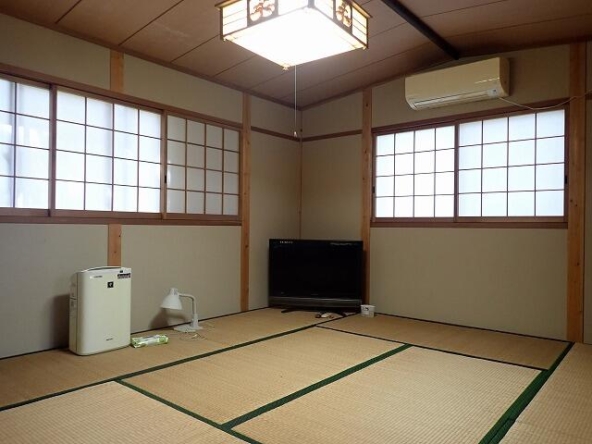 imgi_114_1969440285_640x480