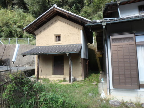 imgi_119_1917704565_640x480