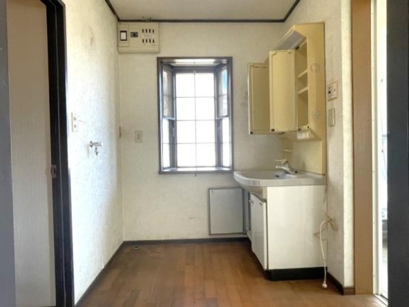 imgi_11_20111051_0006