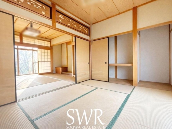 imgi_11_20209392_0009