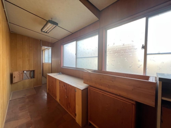 imgi_11_20215774_0011