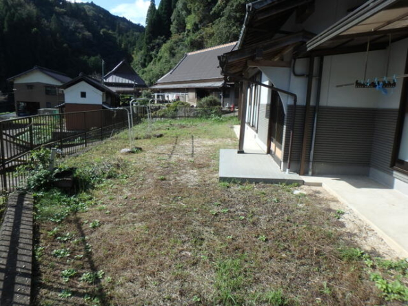 imgi_120_1917704580_640x480