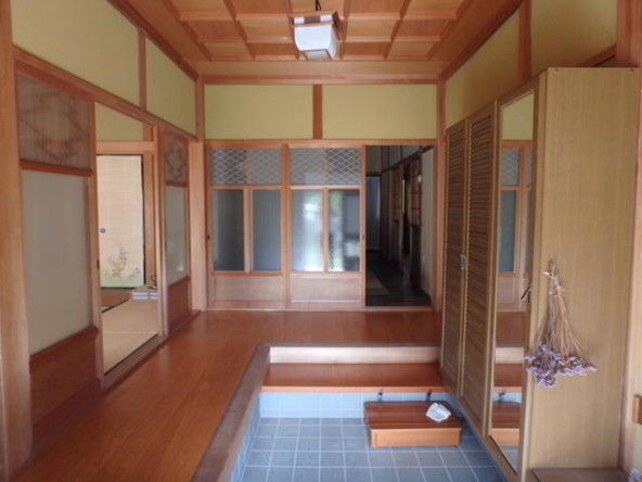 imgi_121_1917704589_640x480