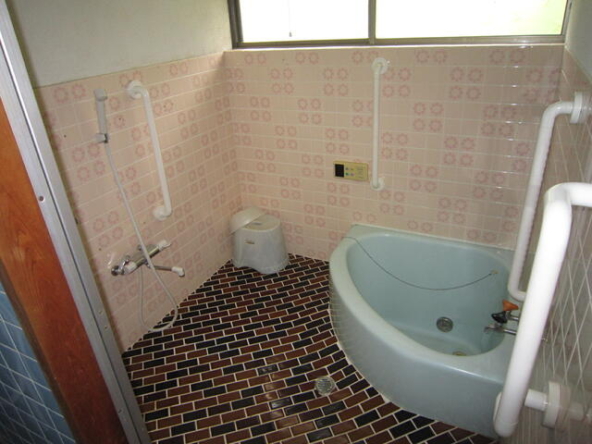 imgi_123_1874992674_640x480